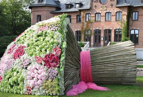 Search for large bouquet of flowers. Giant Flower Bouquet | Slick Men