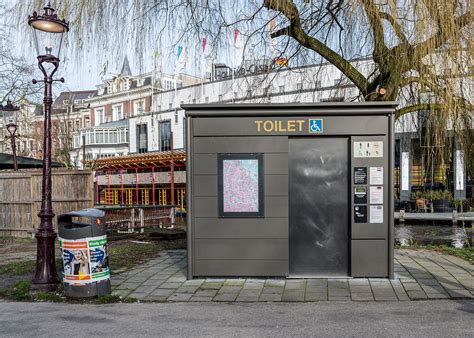 Zijn Er Voldoende Openbare Toiletten In Amsterdam Ook Voor Vrouwen En