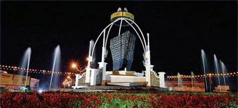 Petterson telah meminta seorang jurugambar jepun, encik n. Batu Bersurat Roundabout | Kuala terengganu, Terengganu ...