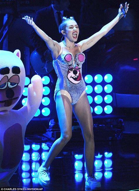 Miley Cyrus Outfit On The Night From The 2013 Vmas Awards Miley Cyrus 2013 Miley Cyrus Fan