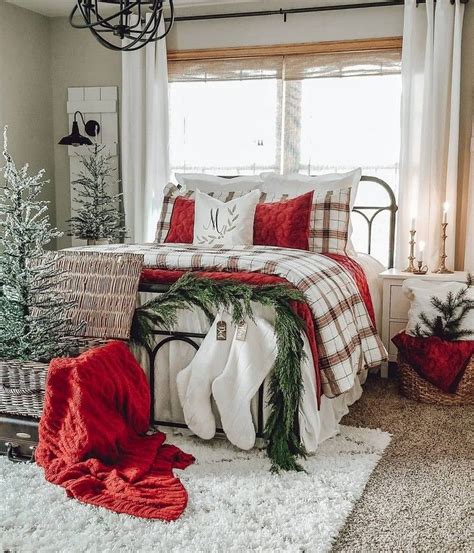 11 Cozy And Festive Christmas Bedroom Decorations To Keep Up All Holiday