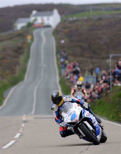 Guy Martin In The Second Supersport Race On His Tyco Suzuki Gsx R600 At