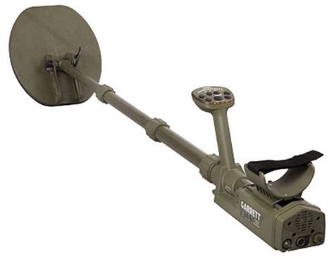 What are the best metal detectors for metal detecting on the beach? 5 Best Beach Metal Detectors (2020): Top Models & Buyer's ...