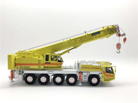 Diecast Scale 150 Kato Ka 1300r Mobile Crane Model With Small T
