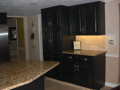 Black distressed kitchen cabinets 5095. The Empty Nesters: KITCHEN REDO-OAK TO BLACK DISTRESSED