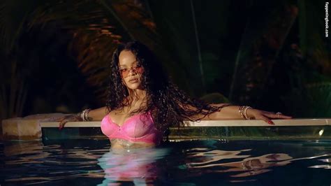 Rihanna Nude Xwebz