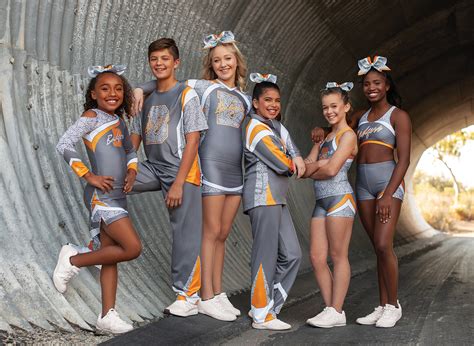 Co Ed Cheerleading Squads 5 Pros And Cons Omni Blog