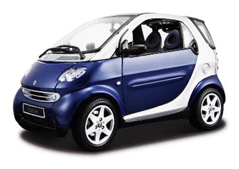 Smart Fortwo Coupe With Extra Black Hood Blue And Silver Maisto 31852