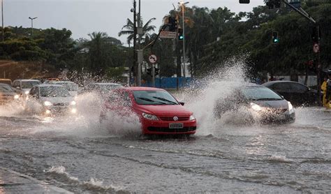 Chuva Forte Provoca Alagamentos Por Sp Brasil