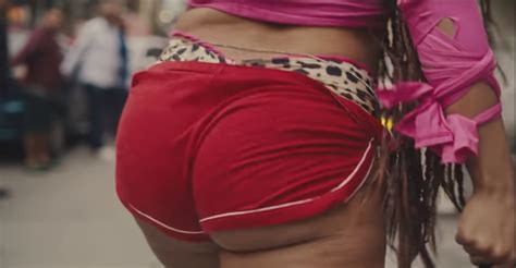 el bum bum de anitta un fenómeno brasileño en el centro de la revolución feminista en voz alta