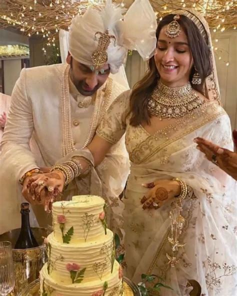 Ranbir Kapoor And Alia Bhatt Are Husband And Wife Inside Pics From Their Intimate Wedding