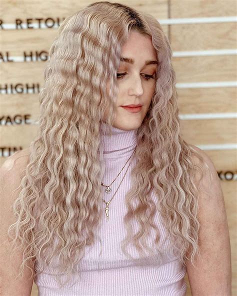 24 Modern Ways To Style Crimped Hair