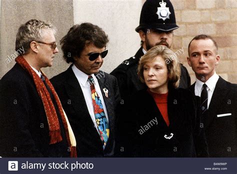 This video was his actual funeral footage on november 27,1991. Pin by Psychic katya on The DC5 - British invasion | Freddie mercury funeral, Freddie mercury ...