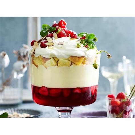 Try one of our best recipes for christmas desserts! Classic Christmas trifle recipe | Food To Love