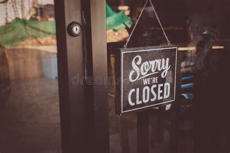 Label Sorry We Re Closed Notice Sign Wood Board Hanging On Door Front