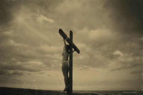 Woman Carrying A Cross C Utare Google Crucifixion Scene Jesus