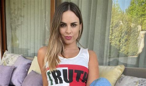 Una desagradable situación es la que vivió la bailarina maura rivera (35 años) quien sufrió el hackeo de una de sus cuentas en instagram, la que utilizada para recomendar productos de belleza y. Maura Rivera reveló que le hackearon su cuenta de ...