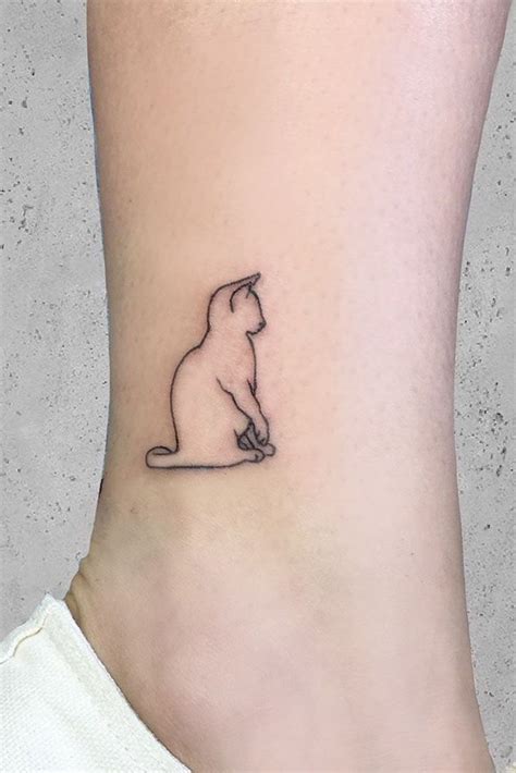 ink and whiskers 68 adorable cat tattoos and their meanings minimalist cat tattoo cat tattoo