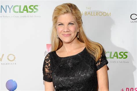 kristen johnston mourns sister who lost her battle with addiction