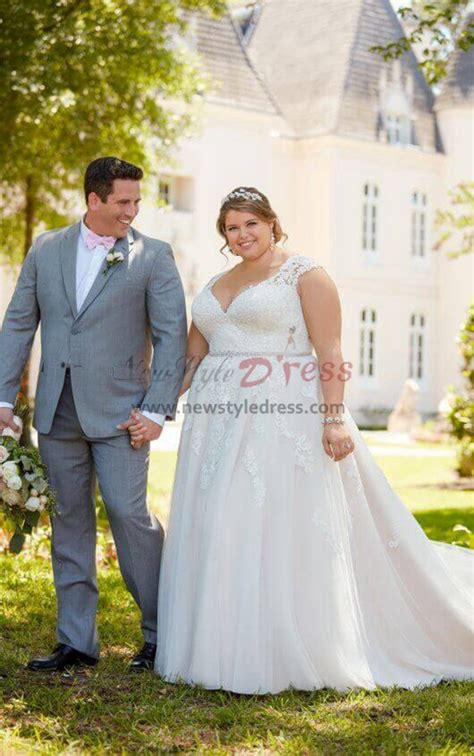 Plus Size Outdoor Wedding Dresses With Hand Beading Belt Bride Dresses