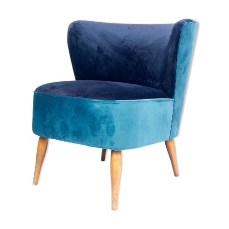 This patented, ice grey lounge chair brings a timeless aesthetic to any room. "Blue Velvet" Vintage Armchair in 2020 | Armchair vintage ...