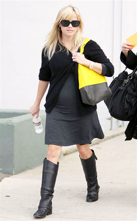 Pregnant Reese Witherspoon Shows Off Baby Bump E Online Ca