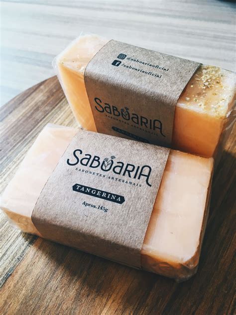 Fazer o próprio sabonete líquido usando restos de sabão é uma maneira fácil de evitar o desperdício de sabonetes que ainda podem ser usados. Kit Sabonete Artesanal de Tangerina no Elo7 | Saboaria ...