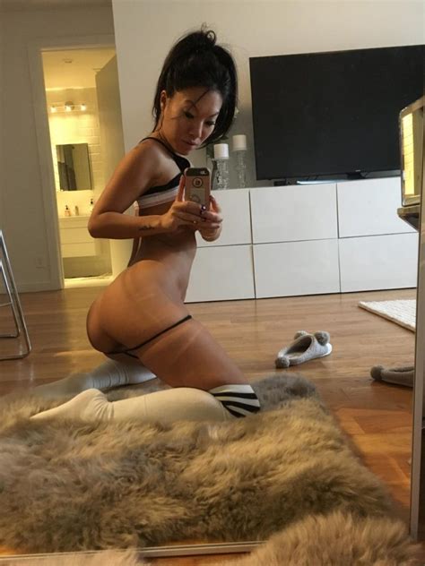 Asa Akira Nude Mirror Selfies Leaked On Thothub