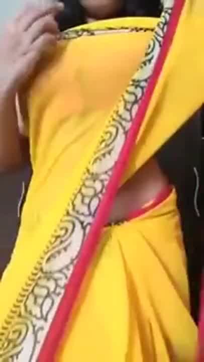 Desi Tamil Woman Tempts In A Saree And Erotic Dances Nude Porno Six