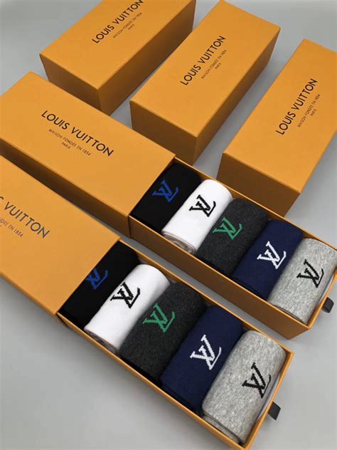 Cheap 2020 Cheap Unisex Louis Vuitton Socks 5 Pairs Per Box 215963