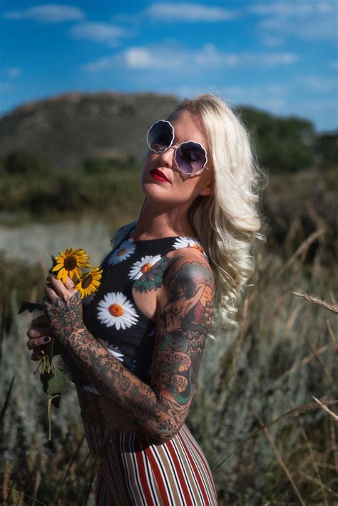 Carefree And Playing Under The Sun R Hotchickswithtattoos