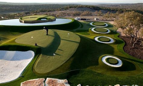 10 Awesome Golf Backyards Swingu Clubhouse