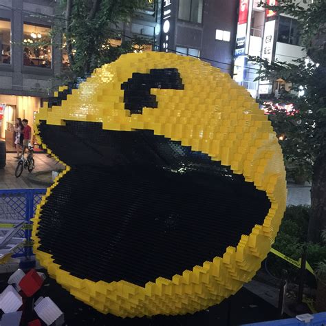 Lego Pacman For Pixels Movie Promotion In Shinjuku So Big Fotos