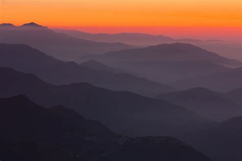 1242x2208 Resolution Sunset Above Foggy Mountain Ranges Hehuanshan