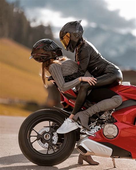 SPORTBIKE GIRLS Mädchen auf motorrad Motorrad mädchen Mädchen auto
