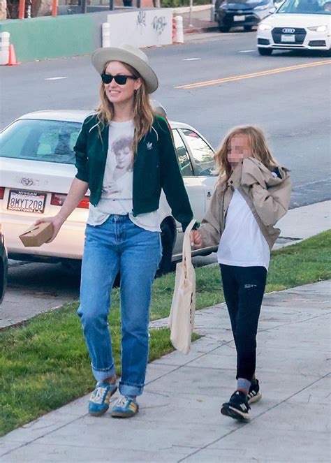 Olivia Wilde Goes To Dinner With Son Otis Photo Hollywood Life