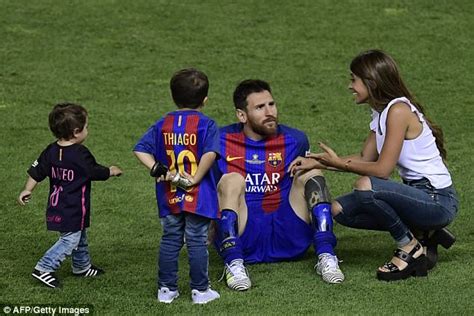 barcelona stars xavi and puyol arrive for messi s wedding daily mail online