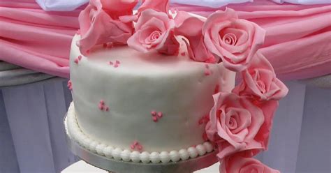 Sugarcraft By Soni Three Tier Wedding Cake And Roses