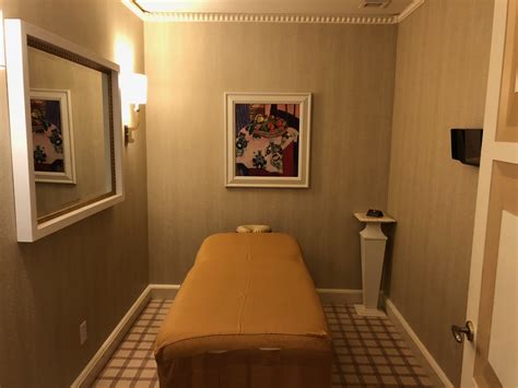 As others have said, the big suites in lv tend to have one bedroom with one king bed. Review: Wynn Las Vegas (Salon Suite) - Live and Let's Fly