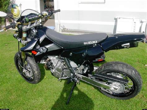 See all technical specifications of the suzuki drz400sm motorcycle such as is its weight, top speed, engine specs and horsepower. Suzuki drz 400 sm noir - Motocustom