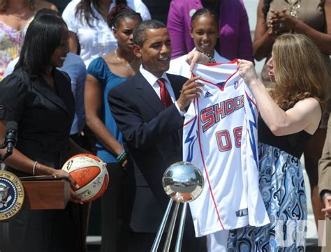 Photo President Obama Welcomes The Wnba Champions Detroit Shock To The