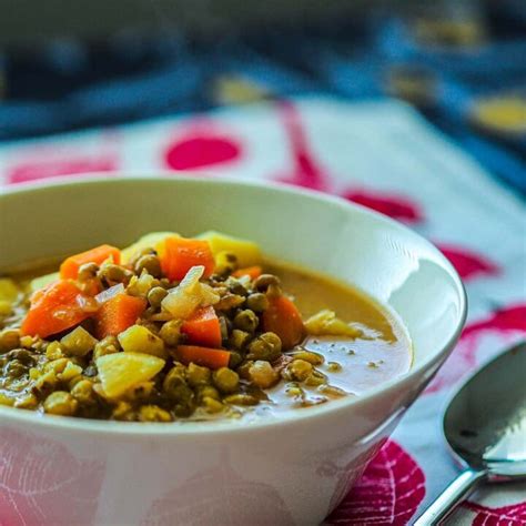 This mung bean soup or ginisang munggo is a filipino favorite that is really healthy and packed with vitamins and lots of. Easy Vegetarian Filipino Monggo Guisado Recipe (Mung Bean Stew)