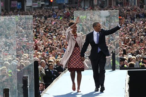 Obama Of The ‘moneygall Obamas Wows Thousands In College Green Irish