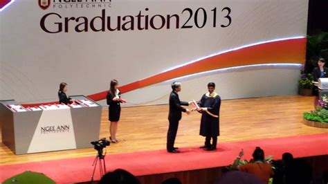 The poly always with that something xtra! Ngee Ann Poly Graduation 2013 funny clips .mp4 - YouTube