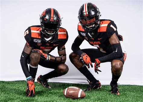 The oregon state beavers store has all official osu beavers football apparel and merchandise for men, women and kids. Oregon State Beavers football: Grading the 2020 recruiting ...