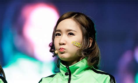 Papel De Parede 1300x791 Px Choa Crayon Pop Crayon Pop 1300x791 Goodfon 1007149 Papel