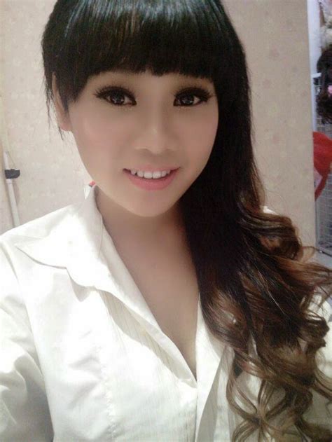Cute Chinese Girl Selfie Omg Look At My Eyes
