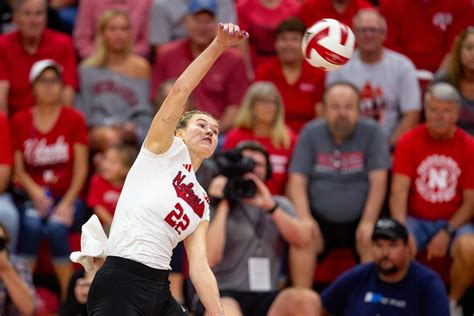 No 2 Huskers Sweep Michigan Behind Dominant Showing From Krause And Murray Hurrdat Sports