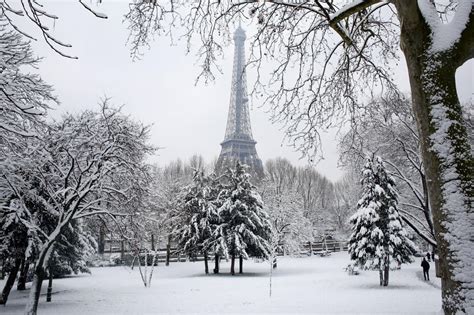 Eiffel Tower Closed Anew As Snow Freezing Rain Pummel France Arab News