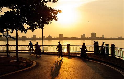 West Lake Hanoi What To Do And Travel Guide Photos Map